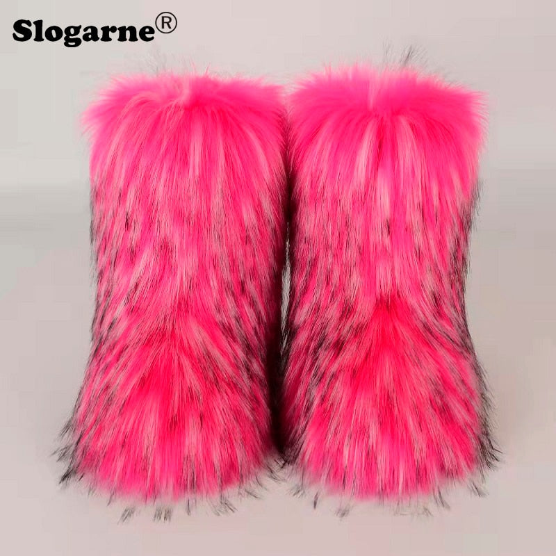 Flauschige Fuchspelzstiefel